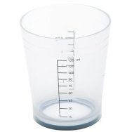 JPP064L DEWAL Стакан мерный белый, с резинкой на дне 135 мл