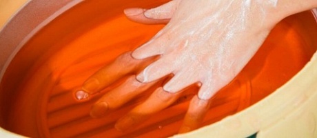 Парафинотерапия для кожи рук и ног в летний сезон