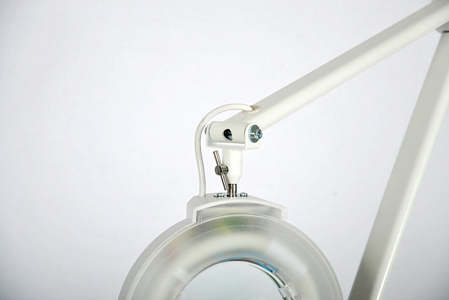 Лампа-лупа 3 диоптрии СН 2 на струбцине